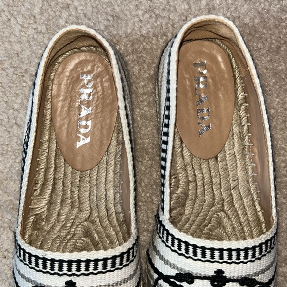 Lightly worn Prada espadrilles. Size 38. - Picture 6 of 7
